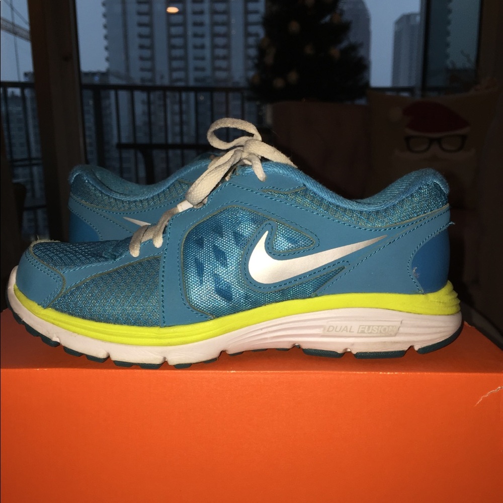 Nike Youth Dual Fusion 4 (4Y)